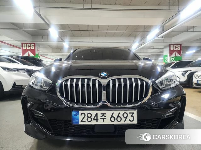 BMW 1 Series (F40) 2021 Черный из Кореи