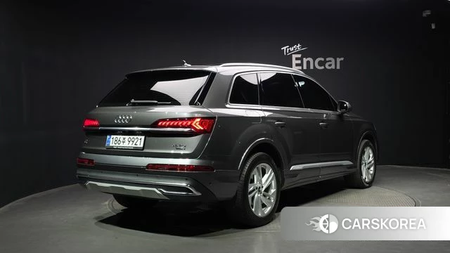 Audi Q7 (4M) 2023 Серый из Кореи