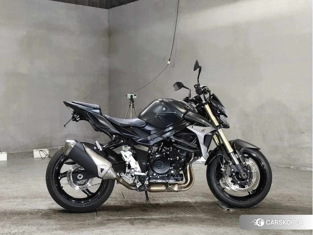Проданный Suzuki GSR750 2015 из Японии