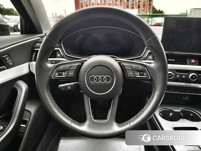 Audi A4L 2021 Серебристо-серый из Китая