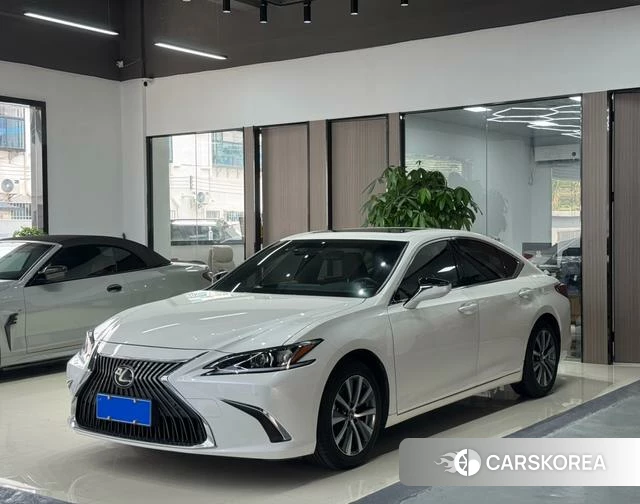 Lexus ES 2021 Белый из Китая