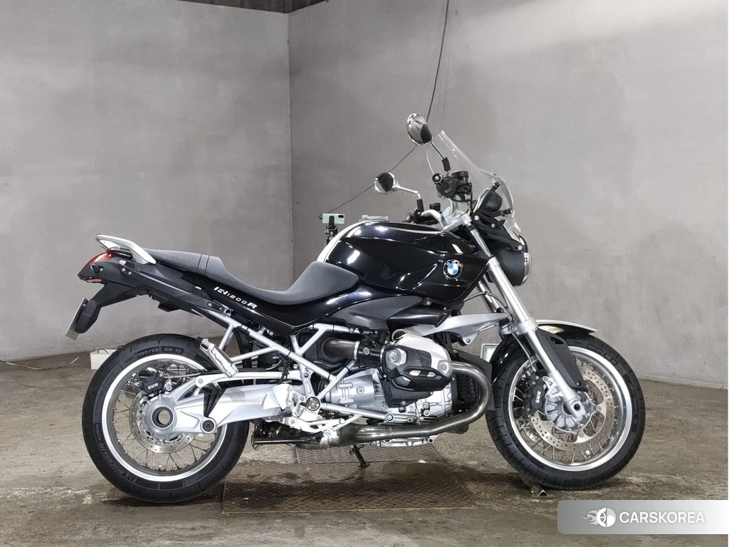 Проданный BMW R1200R 2012 из Японии