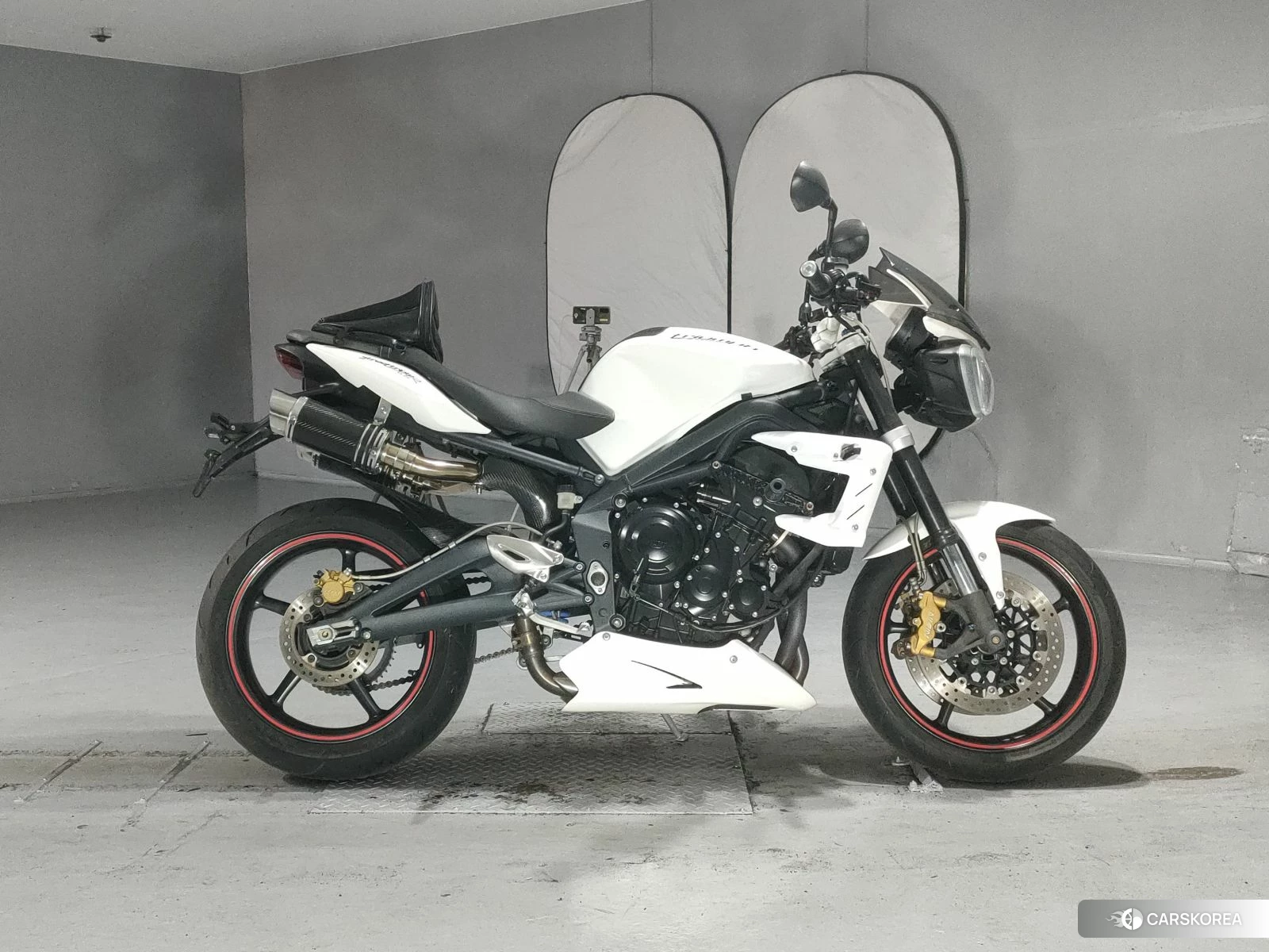 Проданный Triumph STREET TRIPLE R 2012 из Японии
