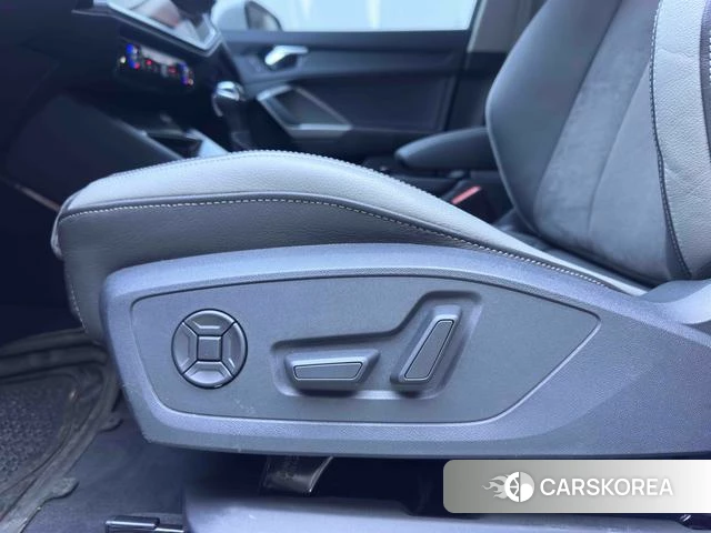 Audi Q3 2022 Белый из Китая