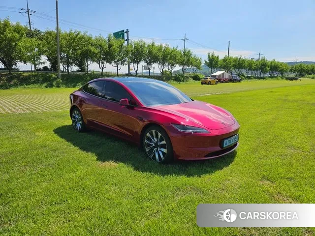 Tesla Model 3 2024 Красный из Кореи