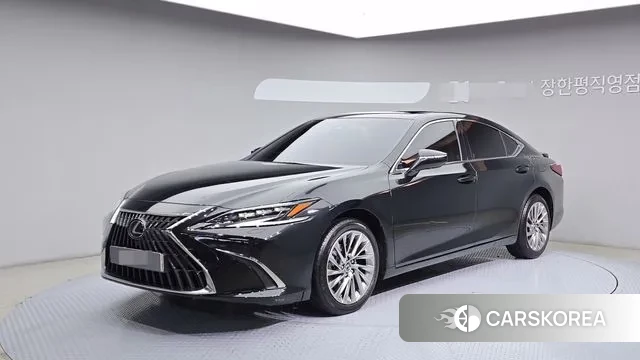 Lexus ES300h 7th generation 2024 Черный из Кореи