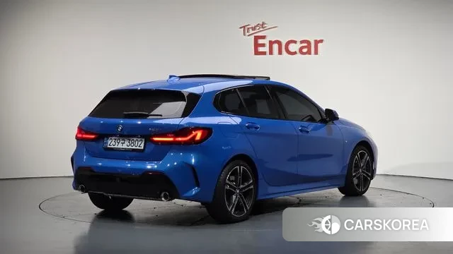 BMW 1 Series (F40) 2024 Синий из Кореи