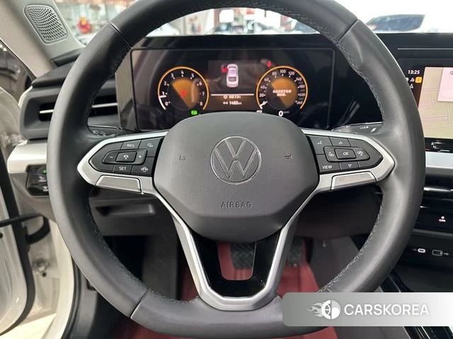 Volkswagen Lingdu 2022 Белый из Китая