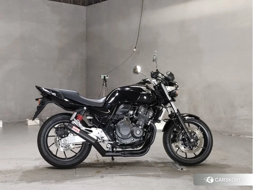 Проданный Honda CB400SF 2019 из Японии, фото 2