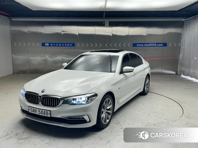 BMW 5 Series (G30) 2018 Белый из Кореи