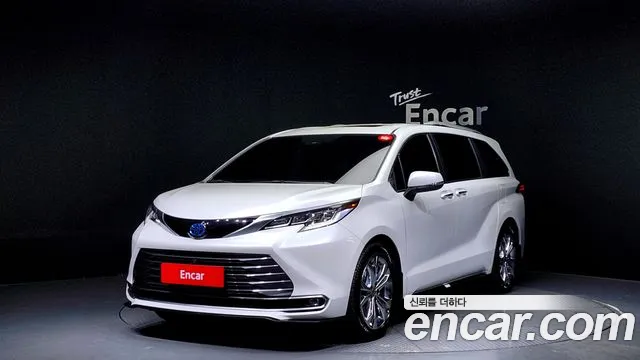 Toyota Sienna 4th Generation 2023 Белый из Кореи