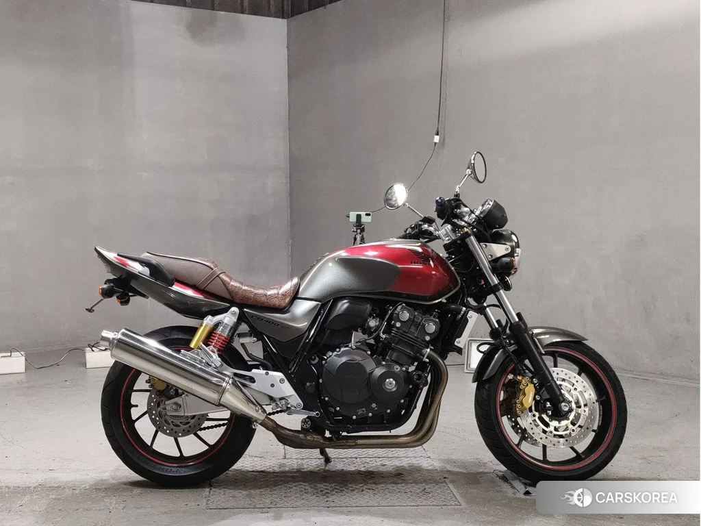 Проданный Honda CB400SF 2016 из Японии, фото 2