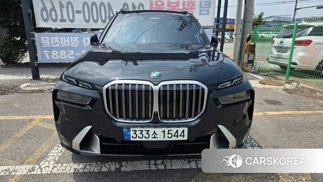 BMW X7 (G07) 2023 Черный из Кореи