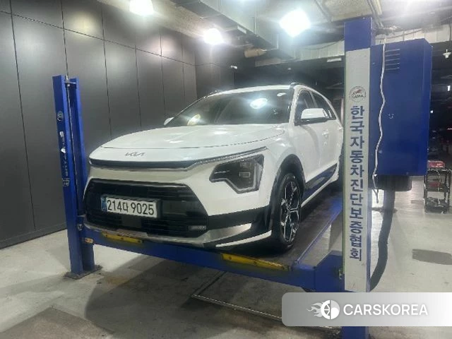 Kia Di Ol Nu Niro 2024 Белый из Кореи