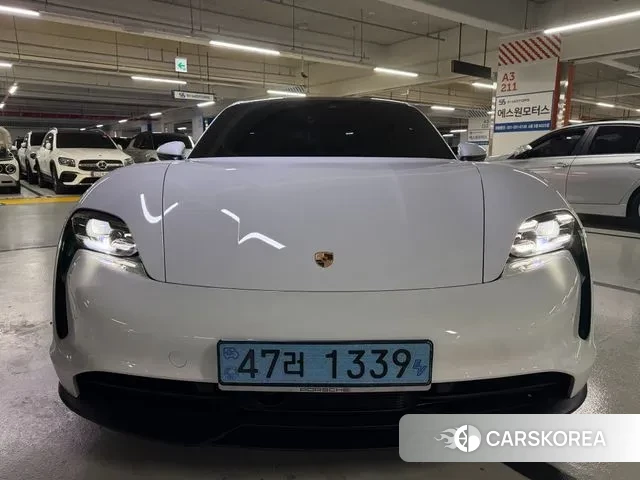 Porsche Taycan 2021 Белый из Кореи