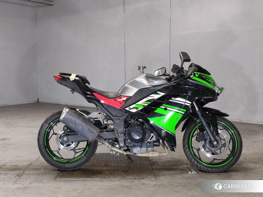 Проданный Kawasaki NINJA 250 2015 из Японии