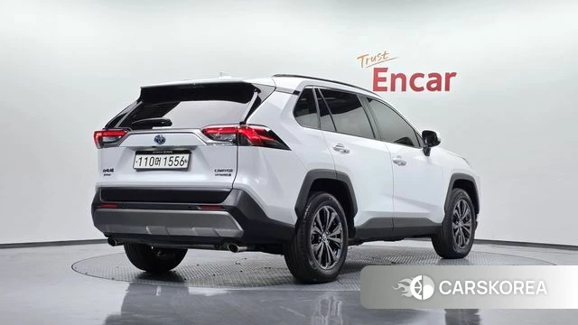 Toyota RAV4 5th Generation 2024 Белый из Кореи