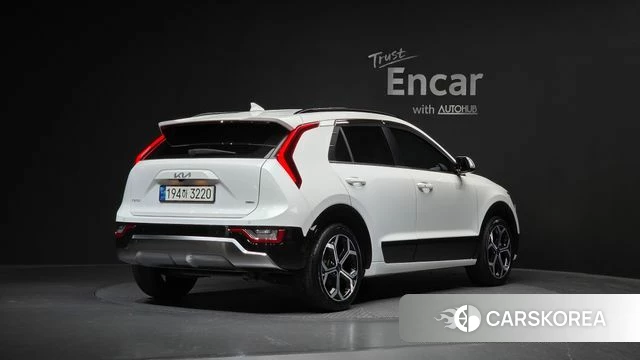 Kia Di Ol Nu Niro 2022 Белый из Кореи