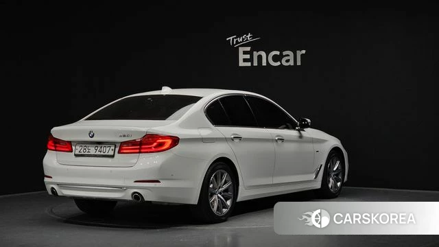 BMW 5 Series (G30) 2018 Белый из Кореи