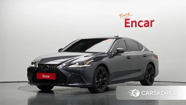 Lexus ES300h 7th generation 2024 Серый из Кореи