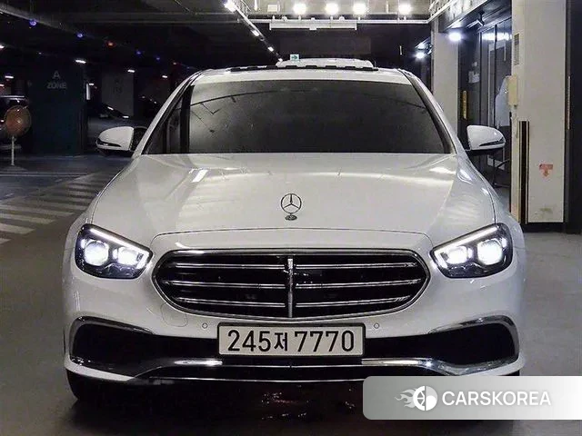 Mercedes-Benz E-Class W213 2022 Белый из Кореи