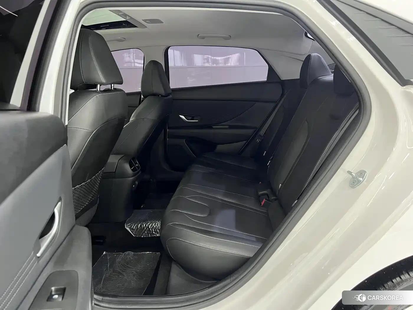 Hyundai Elantra 2023 Белый из Китая
