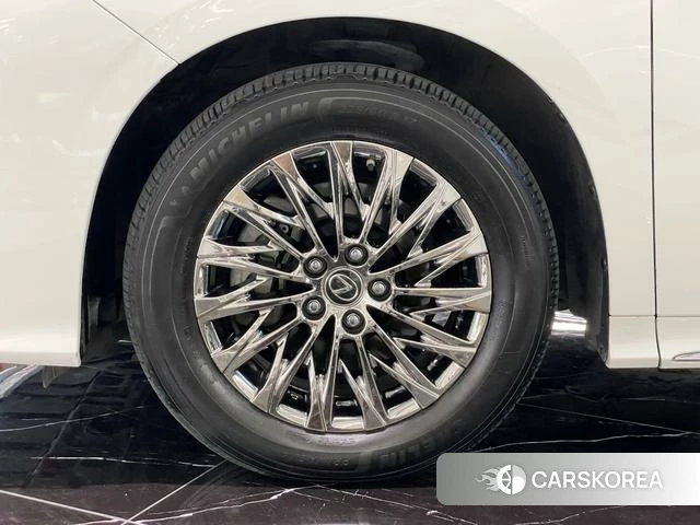 Lexus LM 2021 Белый из Китая
