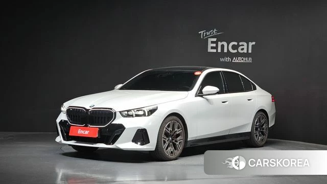 BMW 5 Series (G60) 2025 Белый из Кореи
