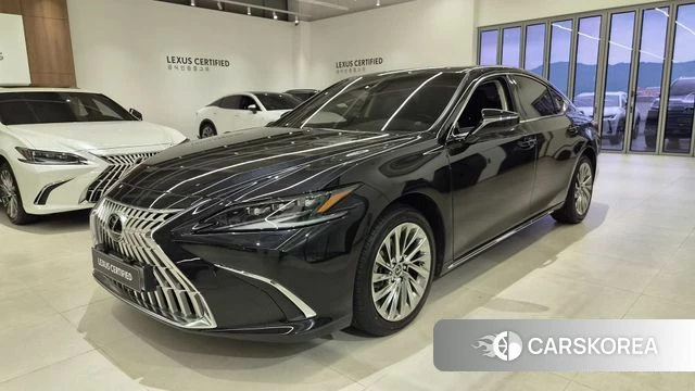 Lexus ES300h 7th generation 2025 Черный из Кореи