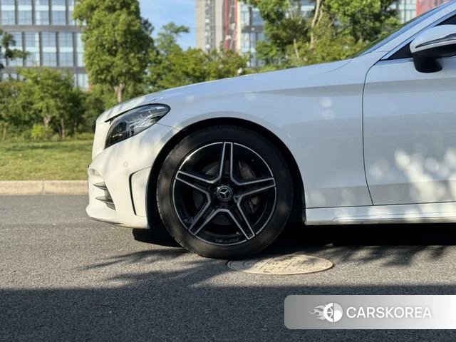Mercedes-Benz Class C (imported) 2021 Белый из Китая