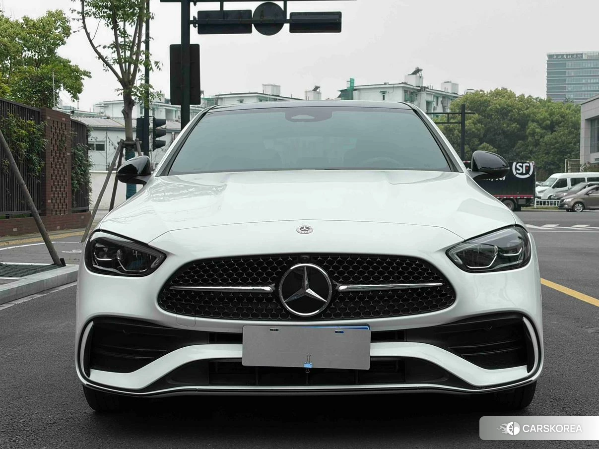 Mercedes-Benz Class C 2023 Белый из Китая