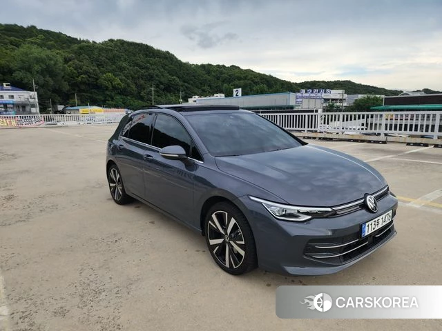 Volkswagen Golf 8th Generation 2025 Серый из Кореи
