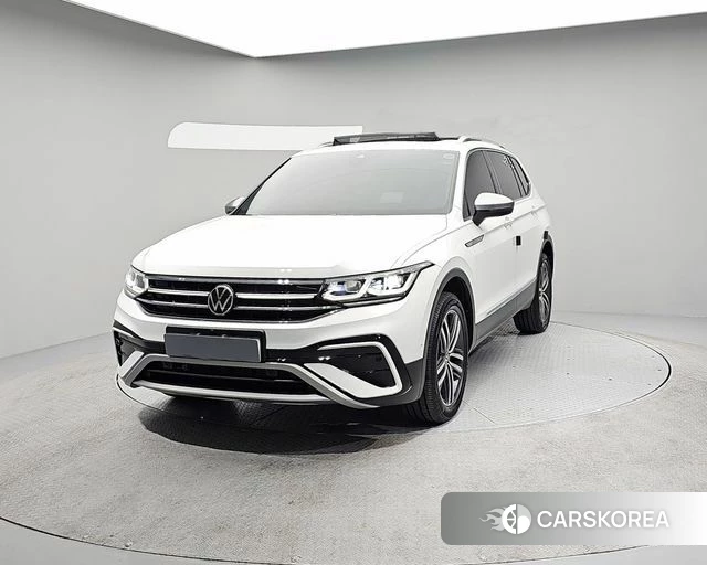 Volkswagen Tiguan Allspace 2022 Белый из Кореи