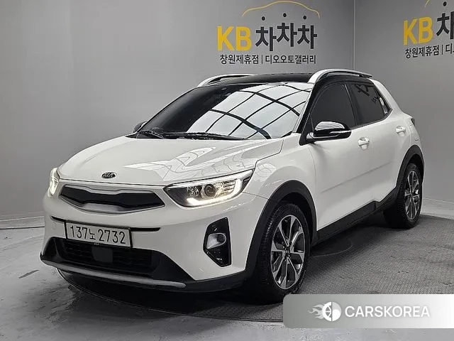 Kia Stonic 2020 Белый из Кореи