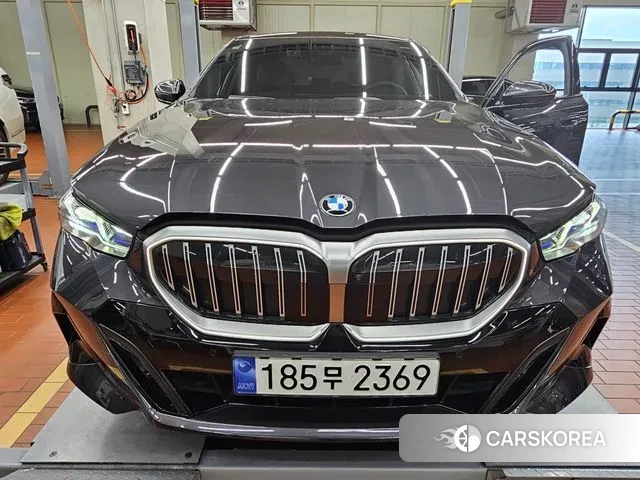 BMW 5 Series (G60) 2024 Серый из Кореи