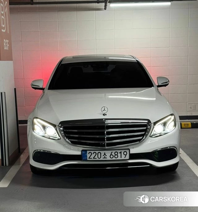 Mercedes-Benz E-Class W213 2019 Белый из Кореи