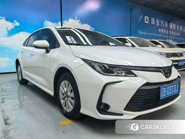 Toyota Corolla 2023 Белый из Китая