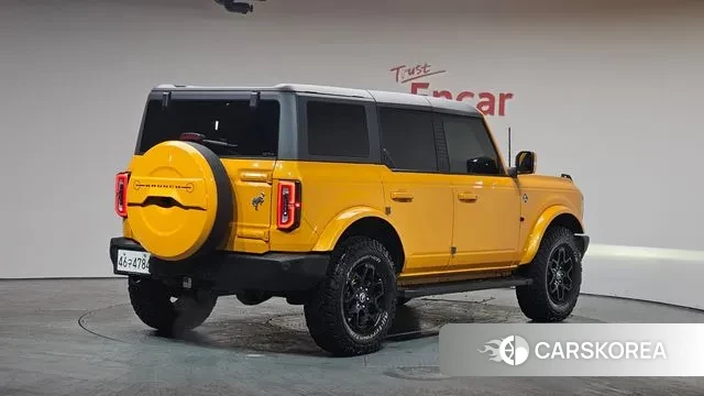 Ford Bronco 6th Generation 2022 Желтый из Кореи