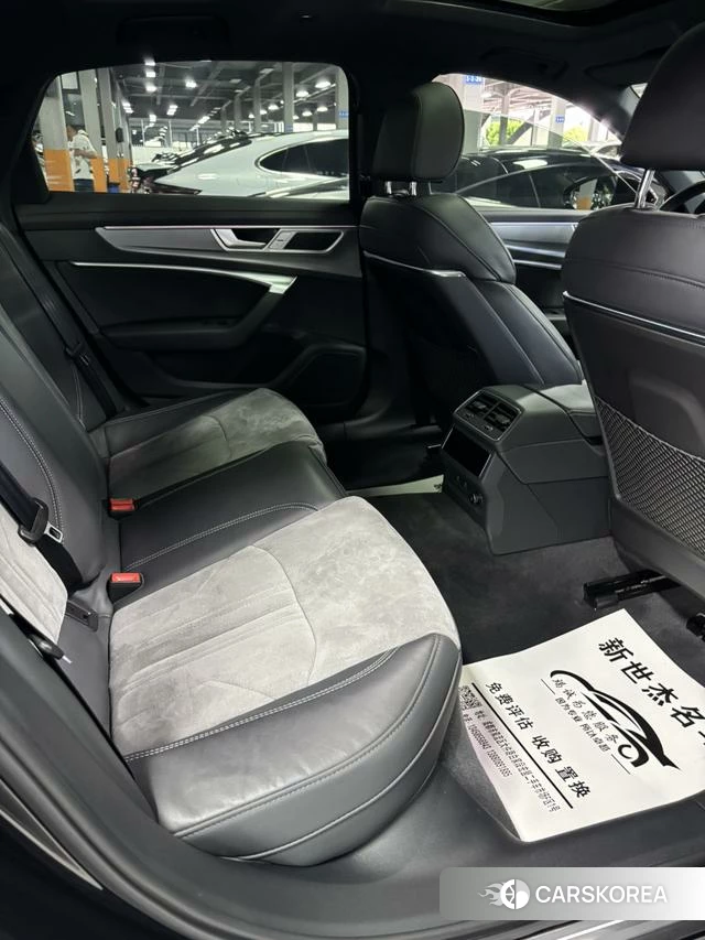 Audi A6L 2023 Черный из Китая