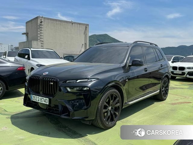 BMW X7 (G07) 2023 Черный из Кореи