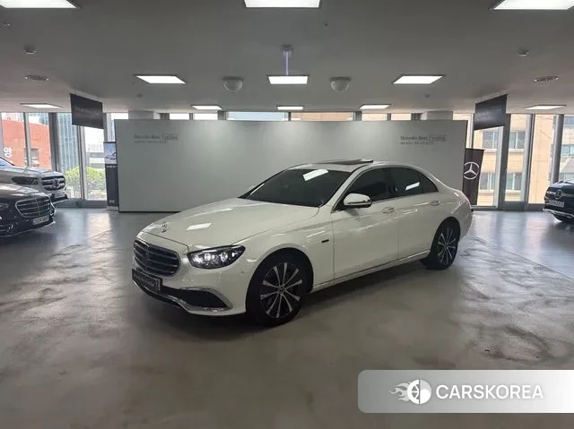 Mercedes-Benz E-Class W213 2021 Белый из Кореи
