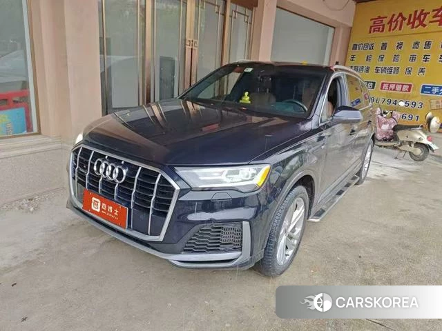 Audi Q7 2021 Черный из Китая