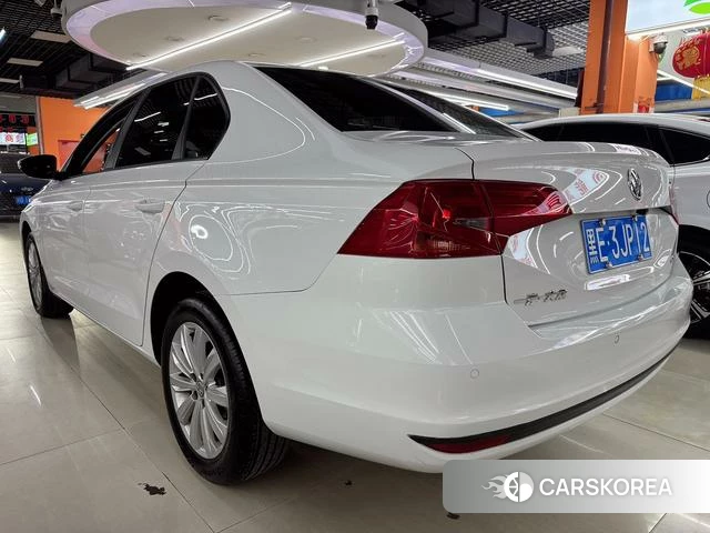 Volkswagen Bora 2021 Белый из Китая