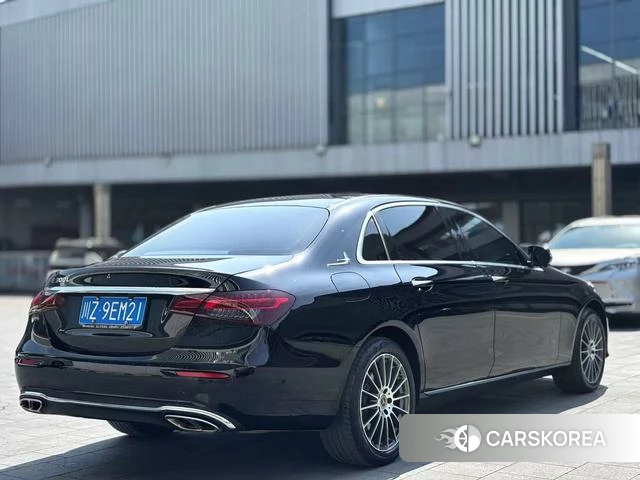 Mercedes-Benz E-class 2022 Черный из Китая