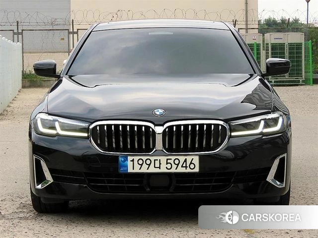BMW 5 Series (G30) 2022 Черный из Кореи