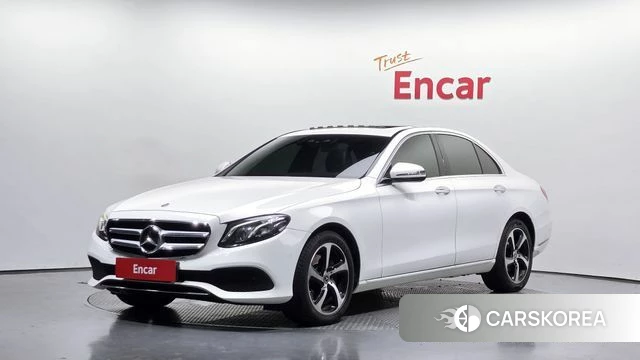 Mercedes-Benz E-Class W213 2018 Белый из Кореи