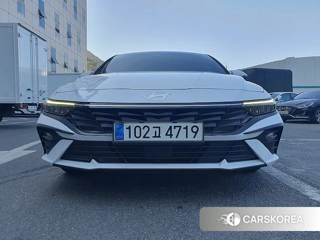 Hyundai The New Avante (CN7) 2023 Белый из Кореи