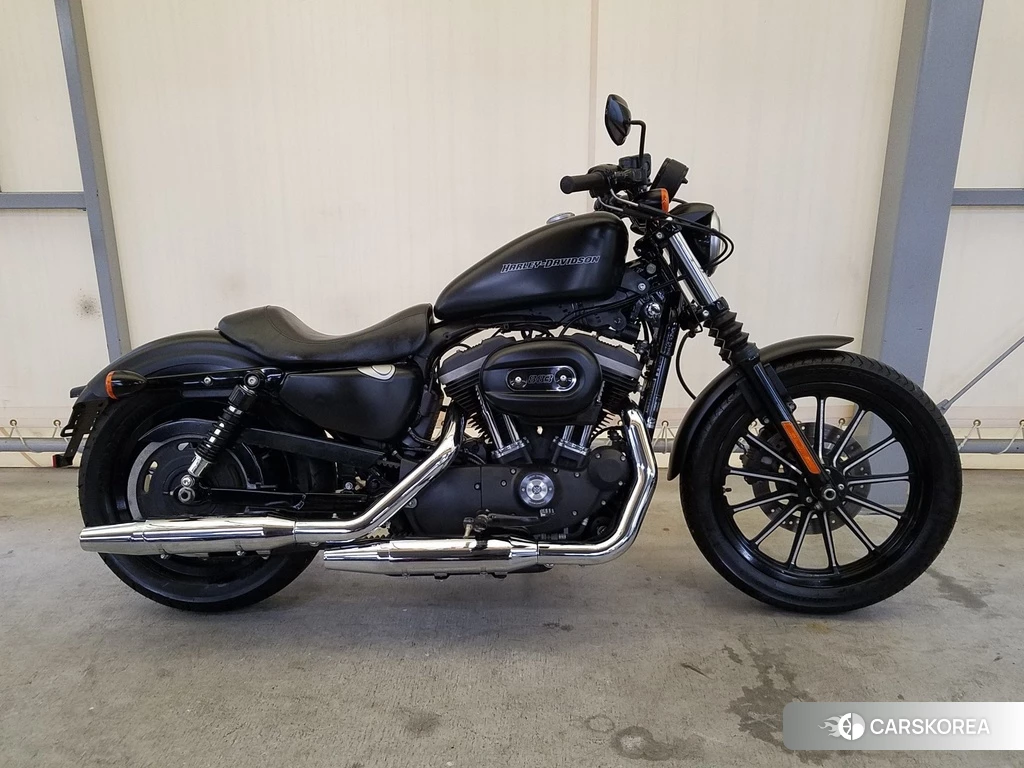 Проданный Harley-Davidson Sportster XL883N 2011 из Японии