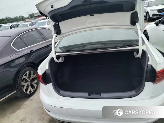 Volkswagen Sagitar 2021 Белый из Китая