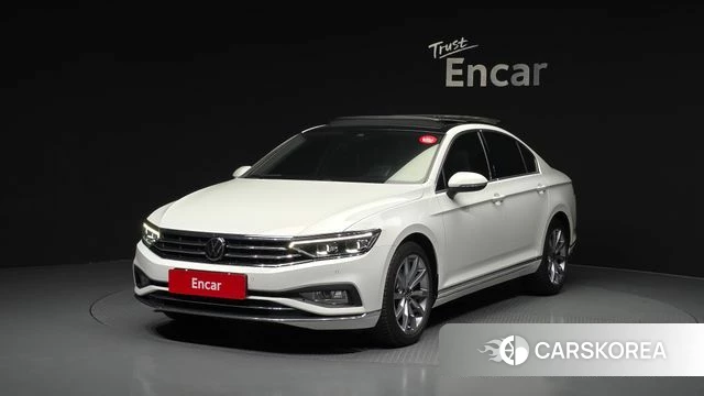 Volkswagen Passat GT (B8) 2022 Белый из Кореи